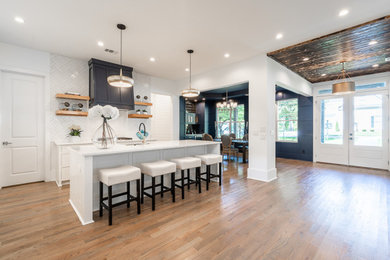 Kitchen - coastal kitchen idea in Atlanta
