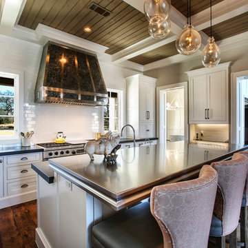 Bright and Inviting Kitchen