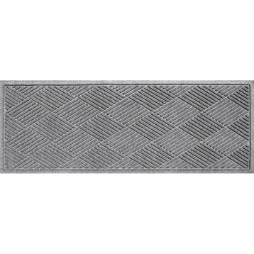 Diamonds 22"x60" Indoor/Outdoor Runner Mat, Medium Gray