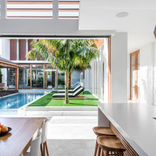 Inside/Outside Layout
