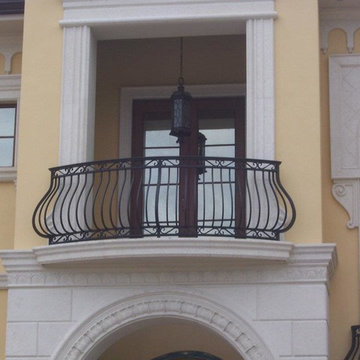 Exterior railing
