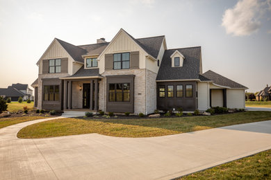 Modern exterior home idea in Cleveland