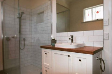 This is an example of a traditional bathroom in Geelong.