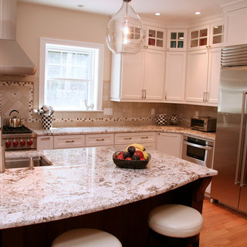 Transitional Center Island Kitchen