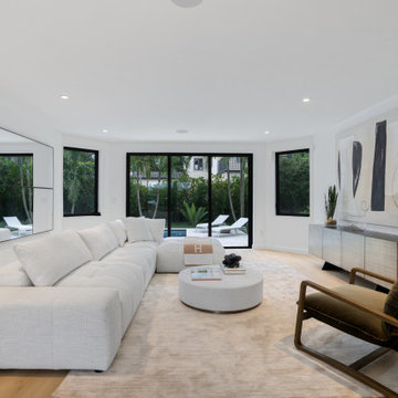 Contemporary Home - 12