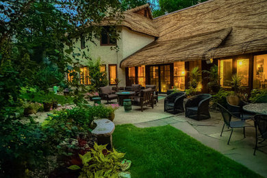 Example of a cottage chic patio design in Jacksonville