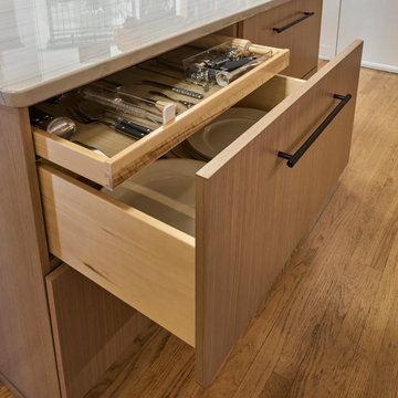 Timeless Warm Kitchen Remodel in Lincoln Park (Chicago, IL)