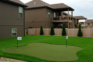 This is an example of a contemporary landscaping in Kansas City.