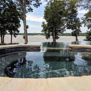 Lakeside Luxury Vanishing Edge Pool