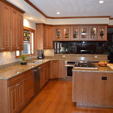 Kitchen Remodel with Oak Thomas Cabinets in Chestnut Stain with Chocolate Glaze