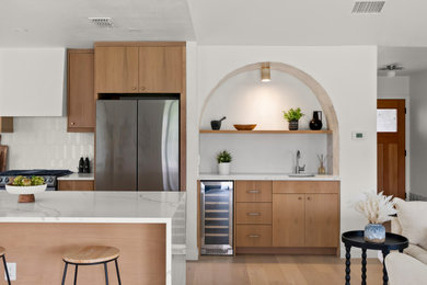 Example of a home bar design in Austin