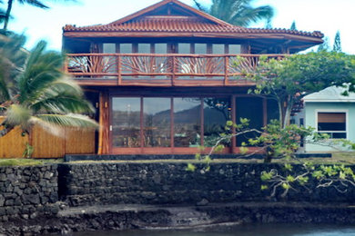 Inspiration for a modern exterior home remodel in Hawaii