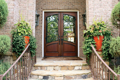 Inspiration for a traditional entryway in Raleigh.