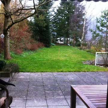 alter Garten mit Böschung