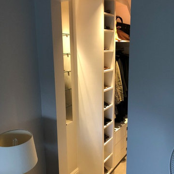 Compact Walk in Wardrobe
