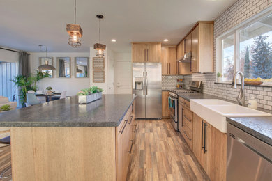 Example of a kitchen design in Austin