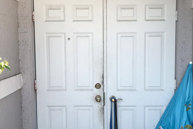 Example of a trendy entryway design in Miami