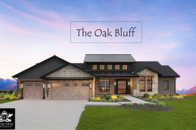Example of an exterior home design in Charlotte