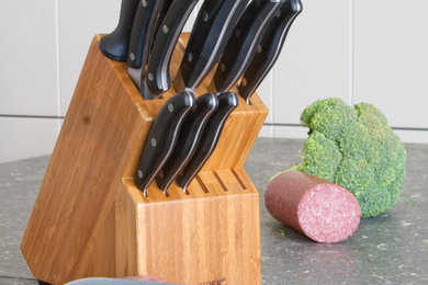 Inspiration for a contemporary kitchen remodel in Tampa