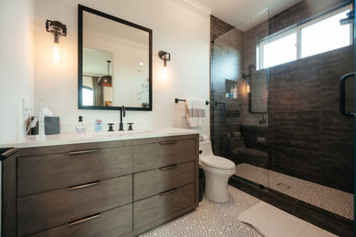 Example of a bathroom design in Los Angeles