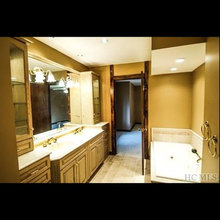 Elm Master Bath