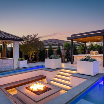 Luxury Party Pool