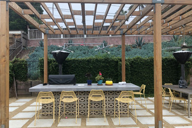 Inspiration for a mid-sized 1960s patio remodel in Los Angeles