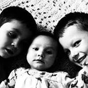 Cara Evanchan's photo