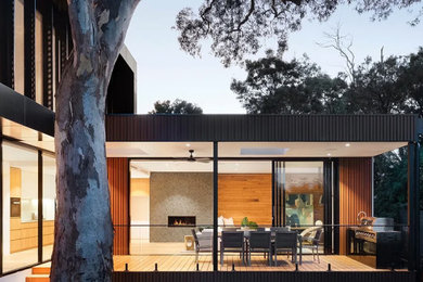 Minimalist exterior home photo in Toronto