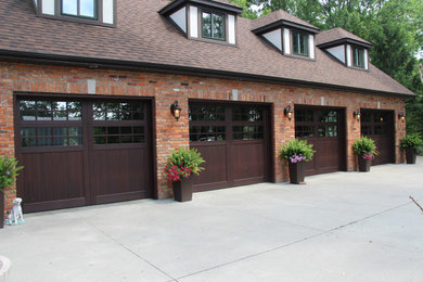 Example of a four-car garage design in Toronto