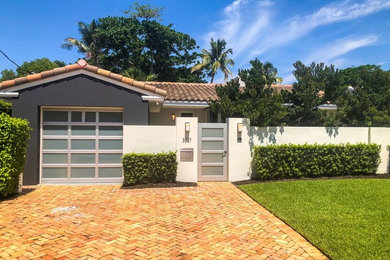 Inspiration for a modern exterior home remodel in Miami