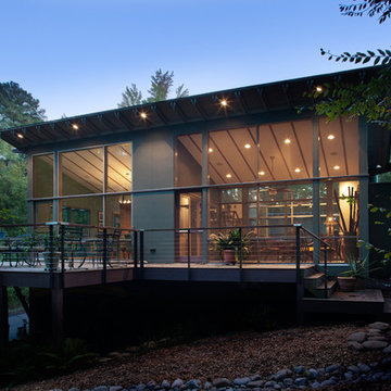 3 Pavilions