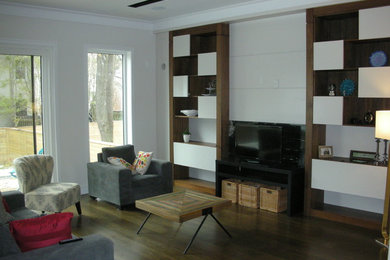 Home design - contemporary home design idea in Toronto