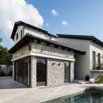 House - H