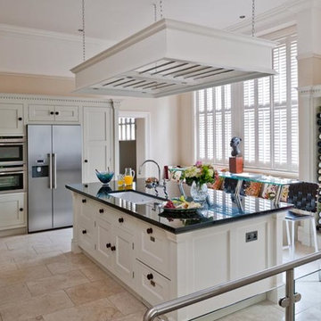 Traditional Colonial Style Kitchen