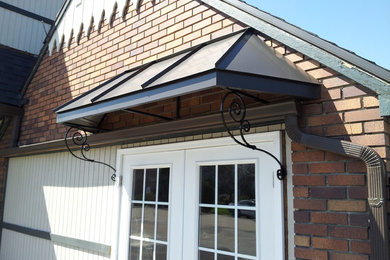 Example of a classic home design design in Salt Lake City