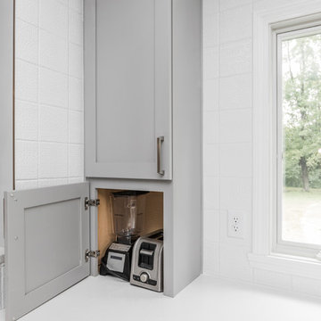 Deerfield Modern Kitchen