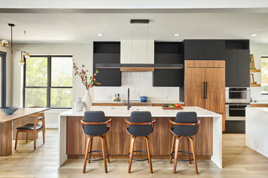 Eat-in kitchen - huge eat-in kitchen idea in Dallas with stainless steel appliances