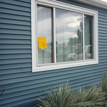 Quest Vinyl siding in Portsmouth Blue