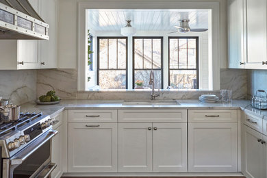 Transitional kitchen photo in Chicago