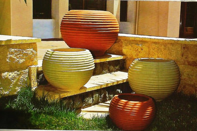 POTS AND POTTED PLANTS