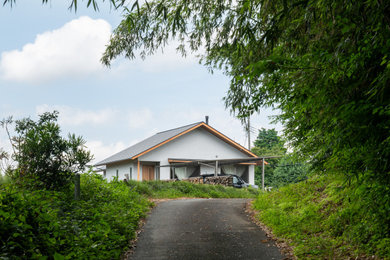 他の地域にある和モダンなおしゃれな住まいの写真