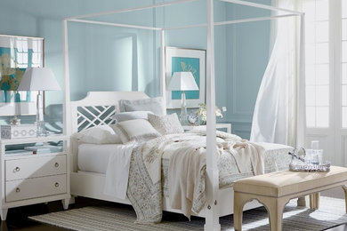 Bedroom - transitional bedroom idea in Jackson