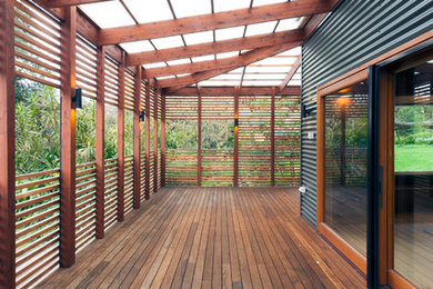 Inspiration for a mid-sized contemporary deck in Melbourne.