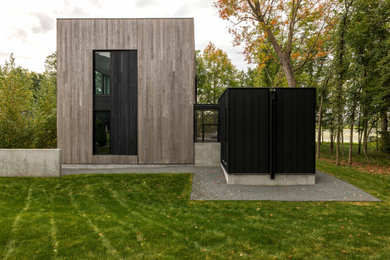 Inspiration for a modern exterior home remodel in Minneapolis