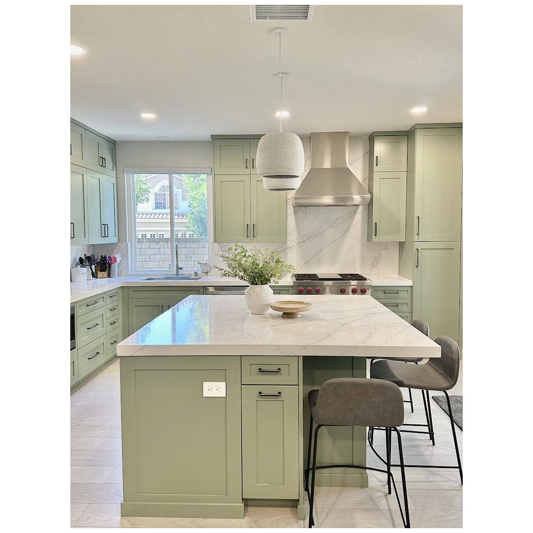 Tustin – Modern transitional Kitchen Remodel