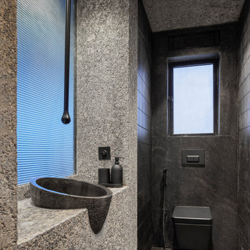 THE FLAMBOYANT HOUSE