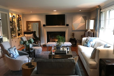 Inspiration for a contemporary living room remodel in New York