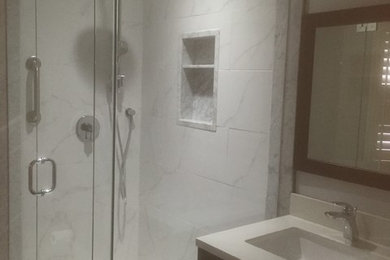 Elegant bathroom photo in Toronto