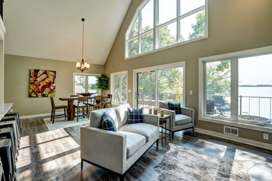 Inspiration for a craftsman home design remodel in Milwaukee